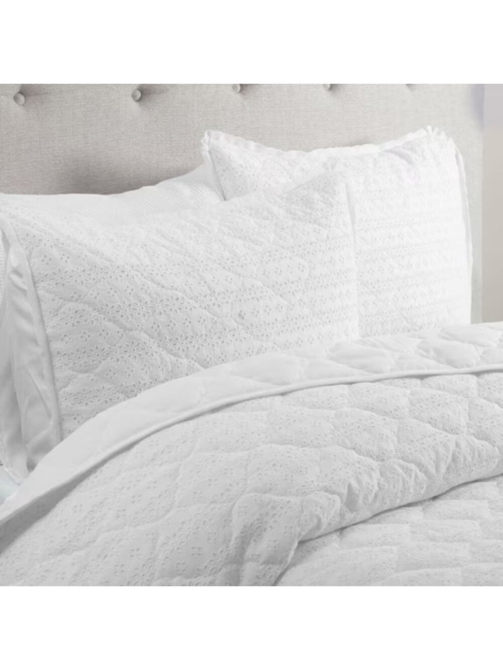 The Pioneer Woman Home Off-White Cottage Eloise Floral 100% Poly Velvet Quilt - Picture 3 of 5